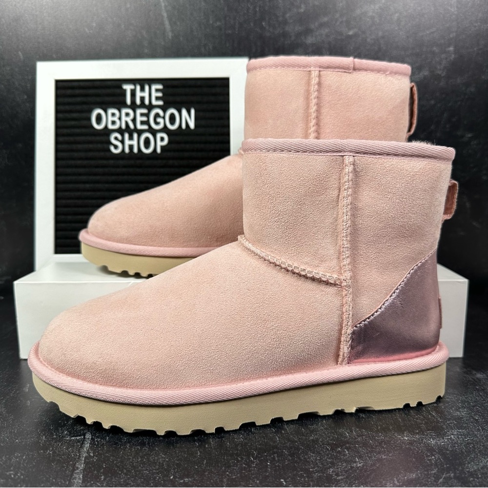 UGG CLASSIC MINI II METALLIC WOMENS SUEDE BOOTS SIZE 6 WOOL PINK NEW - Picture 1 of 10